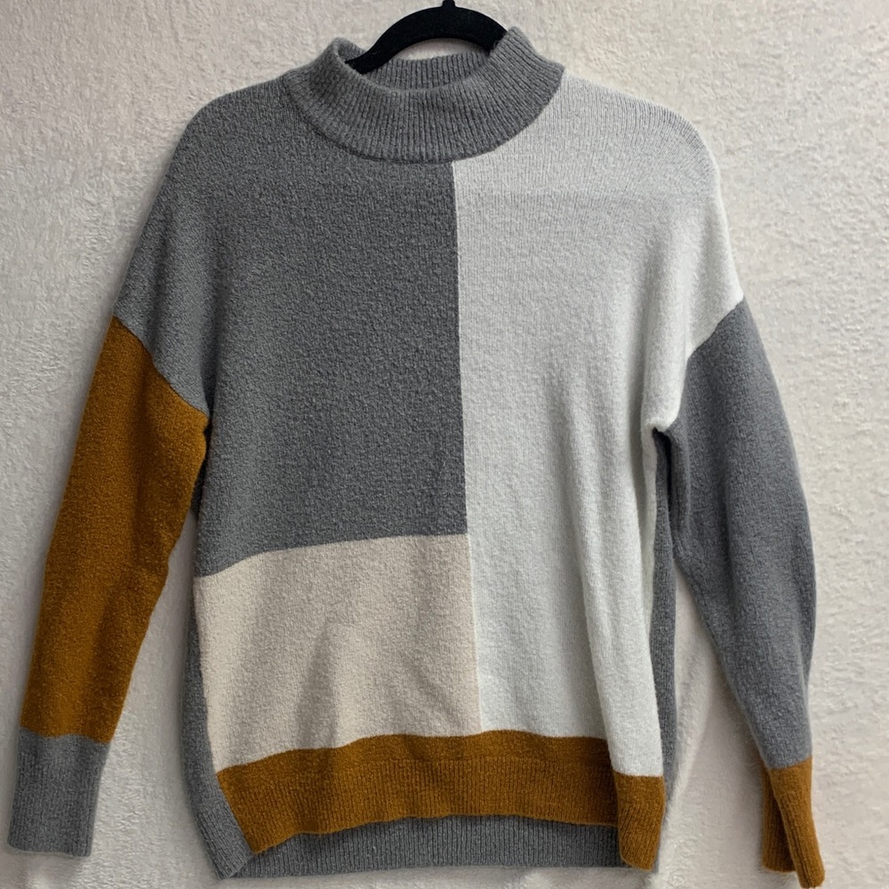 Studio B Women’s Sz M Elegant Multicolor Gray Tan White Turtleneck Sweater